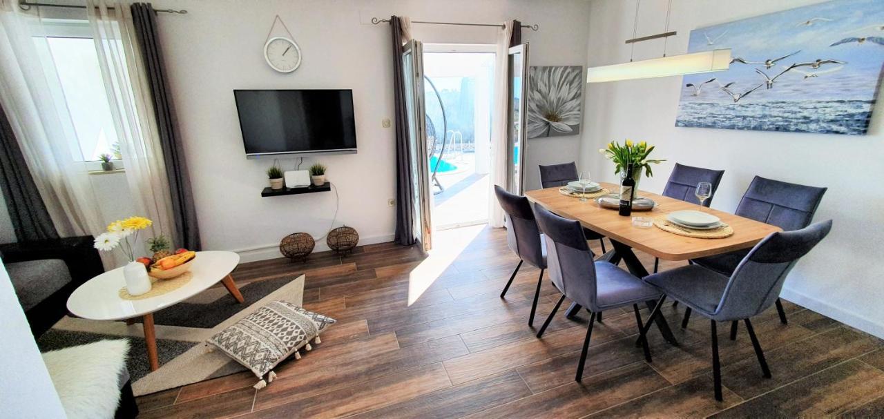 Anas Lagoon Holiday House With Pool At Azure Beach Drvenik Mali Extérieur photo